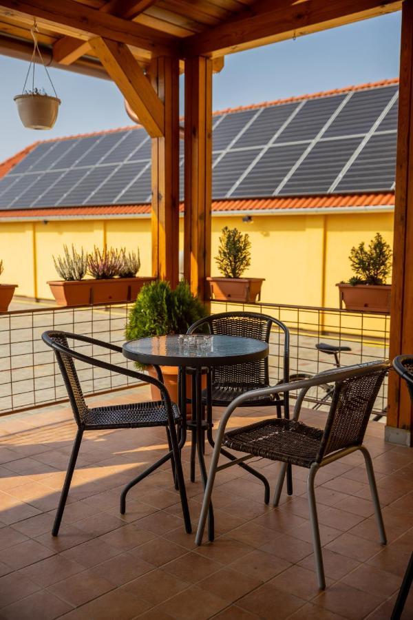 Betli Panzio Hotel Залегершег Екстериор снимка